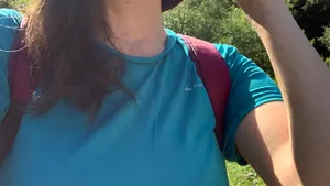 Vrei să fii Bear Grylls de România? Nadina îţi spune cum să te echipezi corect pentru o drumeţie pe munte