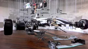 Maşina pilotată de Michael Schumacher, dezmembrată şi transformată în operă de artă - FOTO