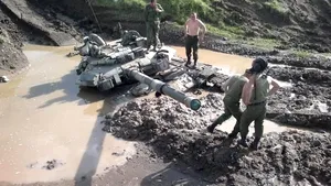 Un sat ucrainean a fost inundat cu intenţie de localnici pentru a opri trupele ruseşti 