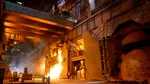 INS: Producția industrială a crescut în martie, dar a scăzut față de anul trecut
