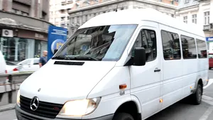 Comisia pentru românii de pretutindeni merge în Republica Moldova cu microbuzul