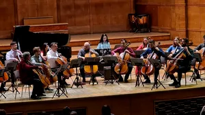 Violoncelistul Marin Cazacu şi Ansamblul Violoncellissimo, aplaudaţi în picioare la Sofia