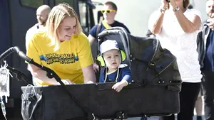 Gest de suflet pentru un copil: 20.000 de fani ai lui Brondby au mărşăluit pe străzile din Copenhaga strigând ”Luptă, Felix!”  | VIDEO