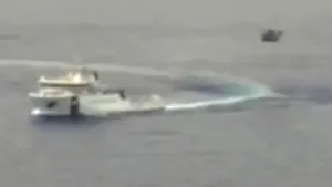 Mărturiile supravieţuitorilor despre accidentul din Mediterana: 950 de persoane se aflau la bord. Traficanţii de persoane au închis uşile şi i-au blocat când au încercat să iasă afară - VIDEO