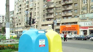 Containere de gunoi destinate colectării selective, în sectorul 3 al Capitalei