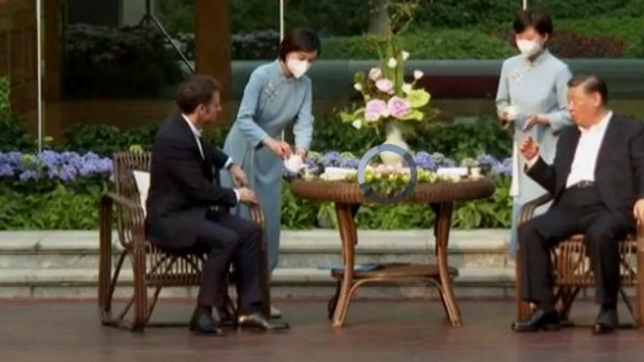 Xi l-a scos la o ceaşcă de ceai pe Macron