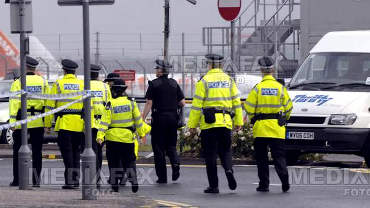 Suspecţii arestaţi în legătură cu atentatele eşuate din M. Britanie rămân în detenţie - AFP