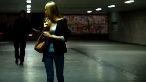 Semnal de alarmă pe internet: „Cei care aveţi copii mici, aveţi grijă”/ Un bărbat acosta eleve şi le oferea 200 de lei ca să „meargă” cu el