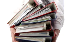 Calvarul „copiilor xerox” s-ar putea termina la ghişeele din România