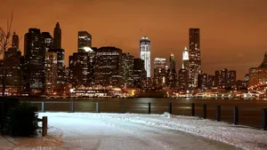 Stare de urgență la New York din cauza ninsorii. Școli închise și trafic restricționat