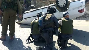 ATACURI în Cisiordania: Doi islamişti, împuşcaţi mortal după ce au intrat intenţionat cu maşina în militari israelieni - VIDEO