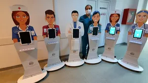 Medicii virtuali de la Spitalul Militar: Comunicarea cu pacienţii se face prin video call, pe tabletă