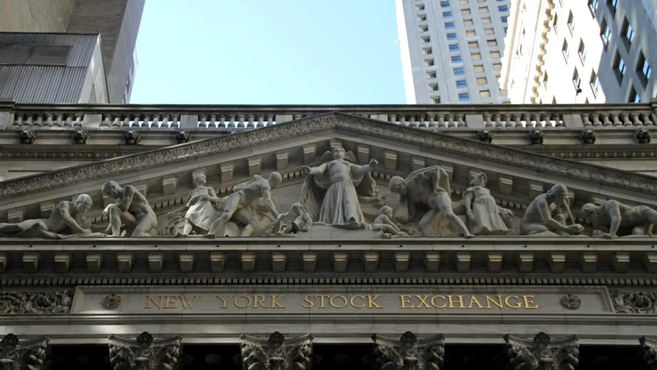 Ce a făcut o companie de încălțăminte ca să nu intre în faliment. Acțiunile au crescut cu 700% într-o zi