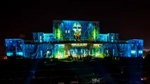 DJ Mahmut Orhan mixează în Piaţa Constituţiei de Zilele Bucureştiului