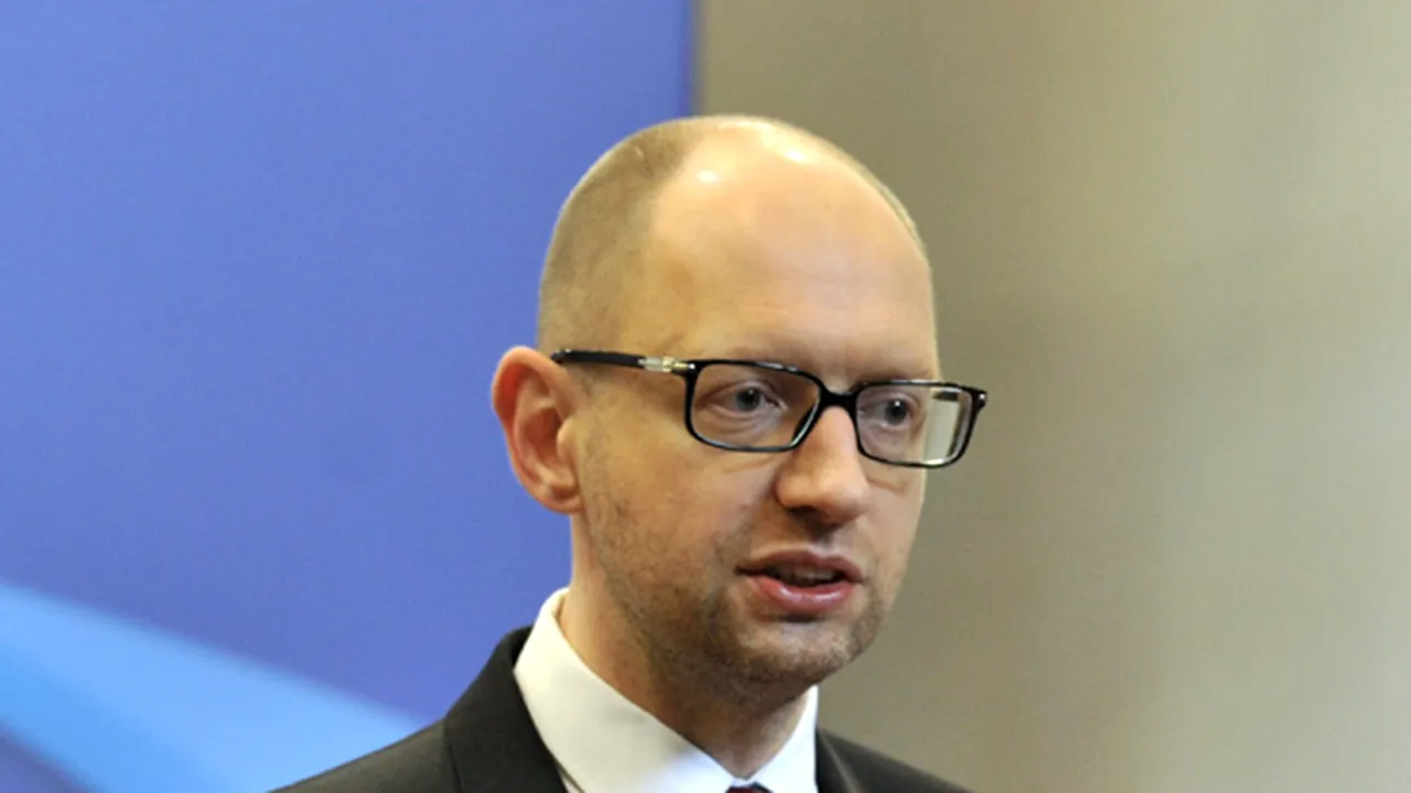Arseni Iaţeniuk respinge posibilitatea unor negocieri directe Ucraina-Rusia