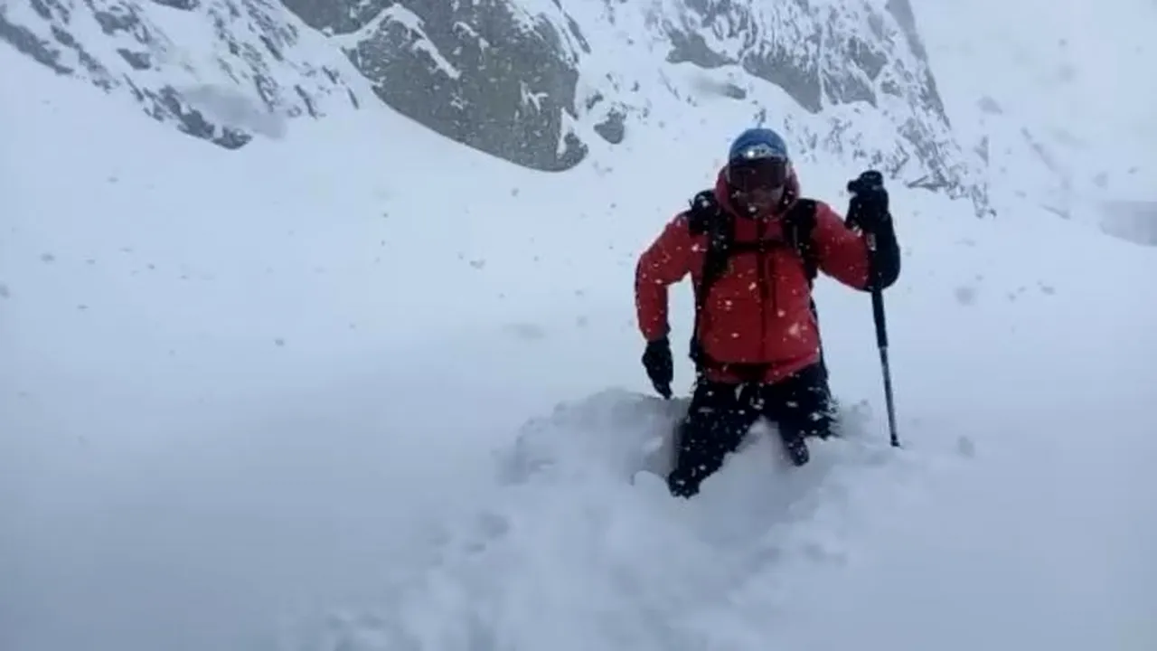 Risc mare de avalanşe în Munţii Făgăraş şi în Masivul Bucegi. Stratul de zăpadă are aproape 2 metri