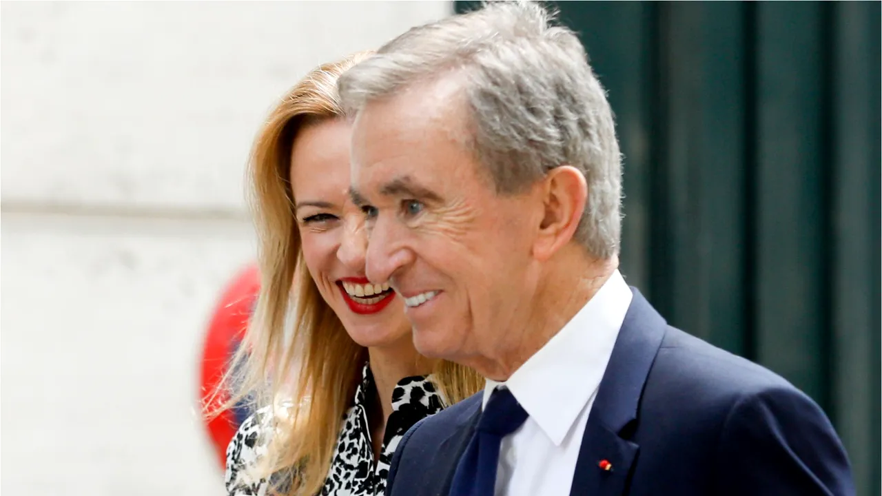 Cât a pierdut „tatăl” industriei de lux moderne din cauza pandemiei. Miliardarul Bernard Arnault are afaceri şi în România