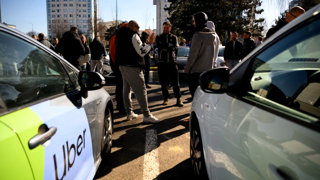 Șoferul Uber refuză să transporte patru pasageri? Cum se pot apăra clienții. Ce spun Uber și ANPC pentru Mediafax