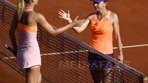 Turneul Campioanelor: Simona Halep pierde în faţa Mariei Şarapova, scor 4-6, 4-6, în Grupa Roşie