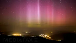 FENOMEN RAR: Aurora boreală, vizibilă miercuri dimineaţă pe cerul Ungariei - FOTO, VIDEO