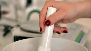 GALERIE FOTO De la un malaxor improvizat dintr-o oală de fiert rufe la o cifră de afaceri de 10 milioane de lei