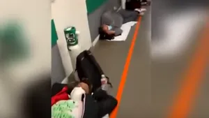 Scene de haos, filmate într-un spital din Madrid: Pacienţi bolnavi de Covid-19, întinşi pe jos