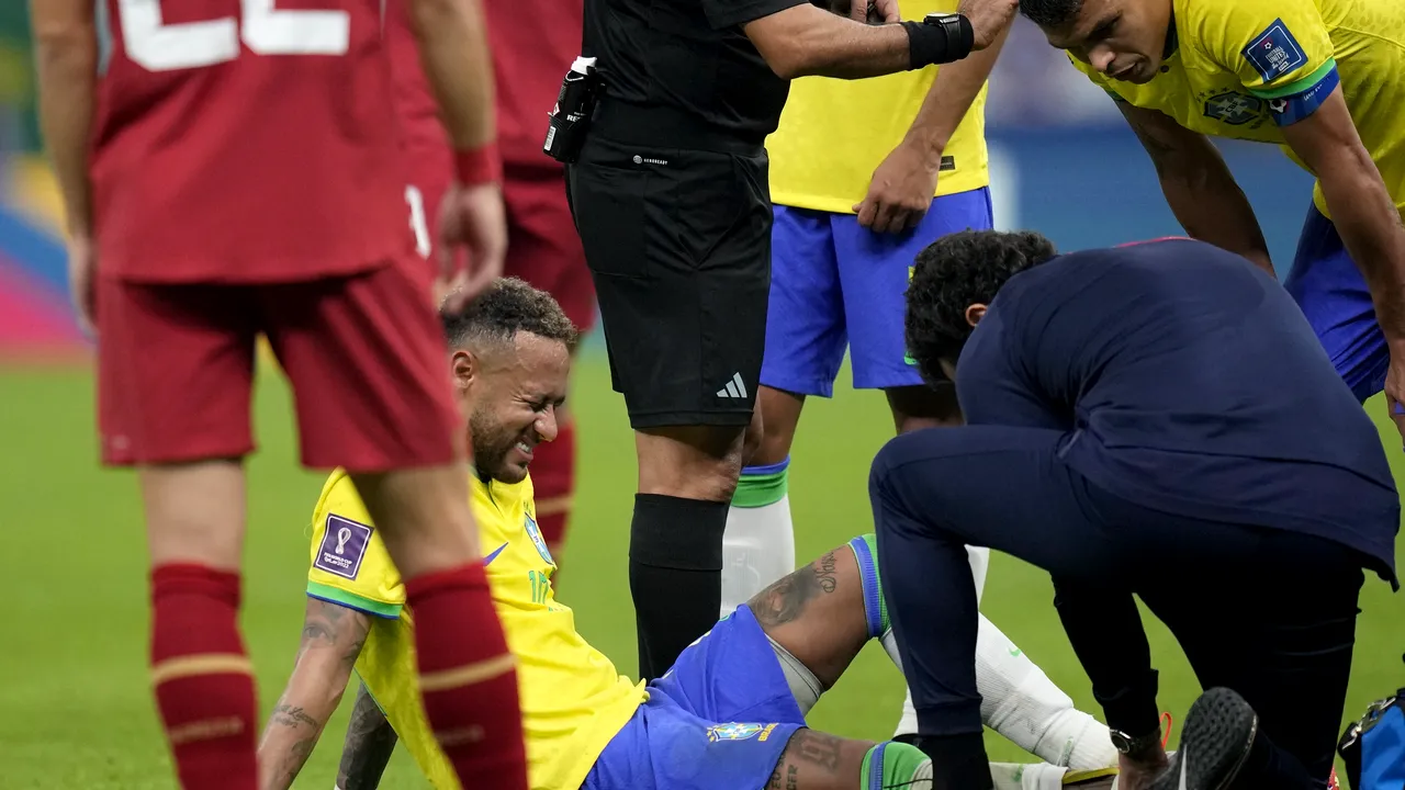 Neymar, indisponibil pentru Brazilia - Elveţia şi incert pentru meciul cu Camerun