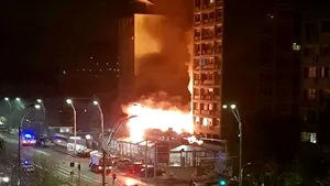 Incendiu puternic la o cunoscută shaormerie din Capitală FOTO VIDEO