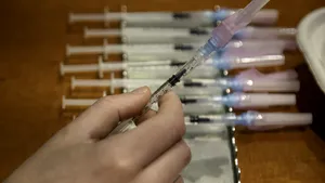 STUDIU. Eficacitatea boosterului Covid scade semnificativ în a patra lună