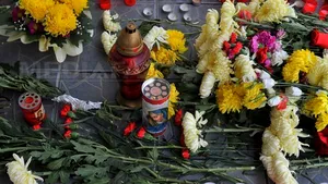 Bebeluşul de şase luni care a fost ucis de mamă a fost înmormântat