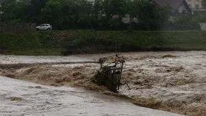 Cod galben de inundaţii pe mai multe râuri din ţară. Care sunt judeţele vizate