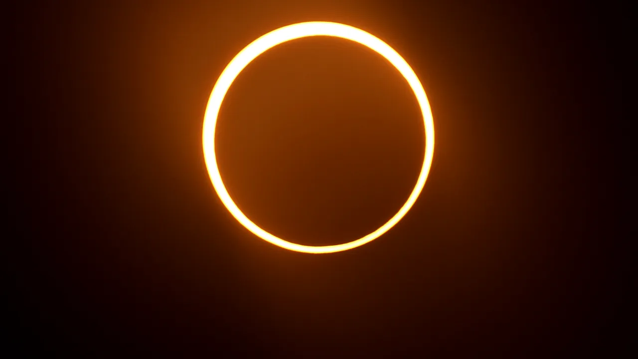 Eclipsa inelară de Soare din 14 octombrie 2023: Un spectacol astronomic rar şi impresionant