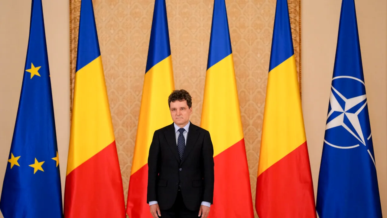 Politico: Nicușor Dan, într-un „triunghi amoros” cu Macron și Merz. Liberalii și conservatorii europeni încearcă să-l coopteze pe președintele României
