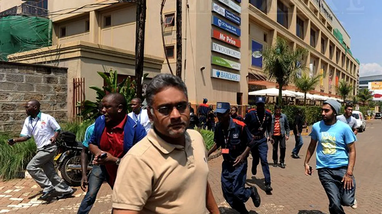 Miliţiile Al-Shebab acuză serviciile de securitate că au utilizat arme chimice în mallul din Nairobi