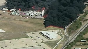 Incendiu la o uzină chimică din Texas. Coloana de fum, vizibilă de la câţiva kilometri