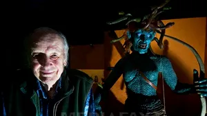 Ray Harryhausen, un pionier al efectelor speciale din cinematografie, a murit la vârsta de 92 de ani