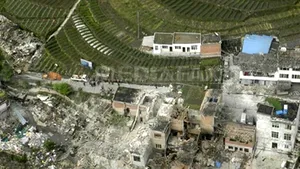 CUTREMUR PUTERNIC în China: Bilanţul a ajuns la cel puţin 152 de morţi şi 3.000 de răniţi - GALERIE FOTO