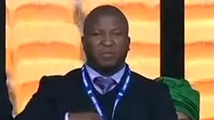 Experţi: Interpretul în limbajul semnelor de la ceremonia dedicată lui Mandela era un impostor - VIDEO