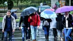 Furtuni cu grindină la București sâmbătă seara, răcire la 15 grade duminică. Prognoza ANM