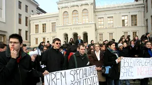 ANALIZĂ: Disputa privind UMF Târgu Mureş, între cerinţe academice şi negociere politică