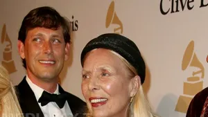 Joni Mitchell vorbeşte şi a făcut 