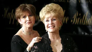 VIDEO A murit legendara actriţă Debbie Reynolds, partenera lui Gene Kelly în filmul 