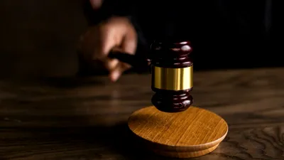 SOCIAL Tribunalul Covasna suspendă reforma lui Bolojan de reducere a posturilor din primării
