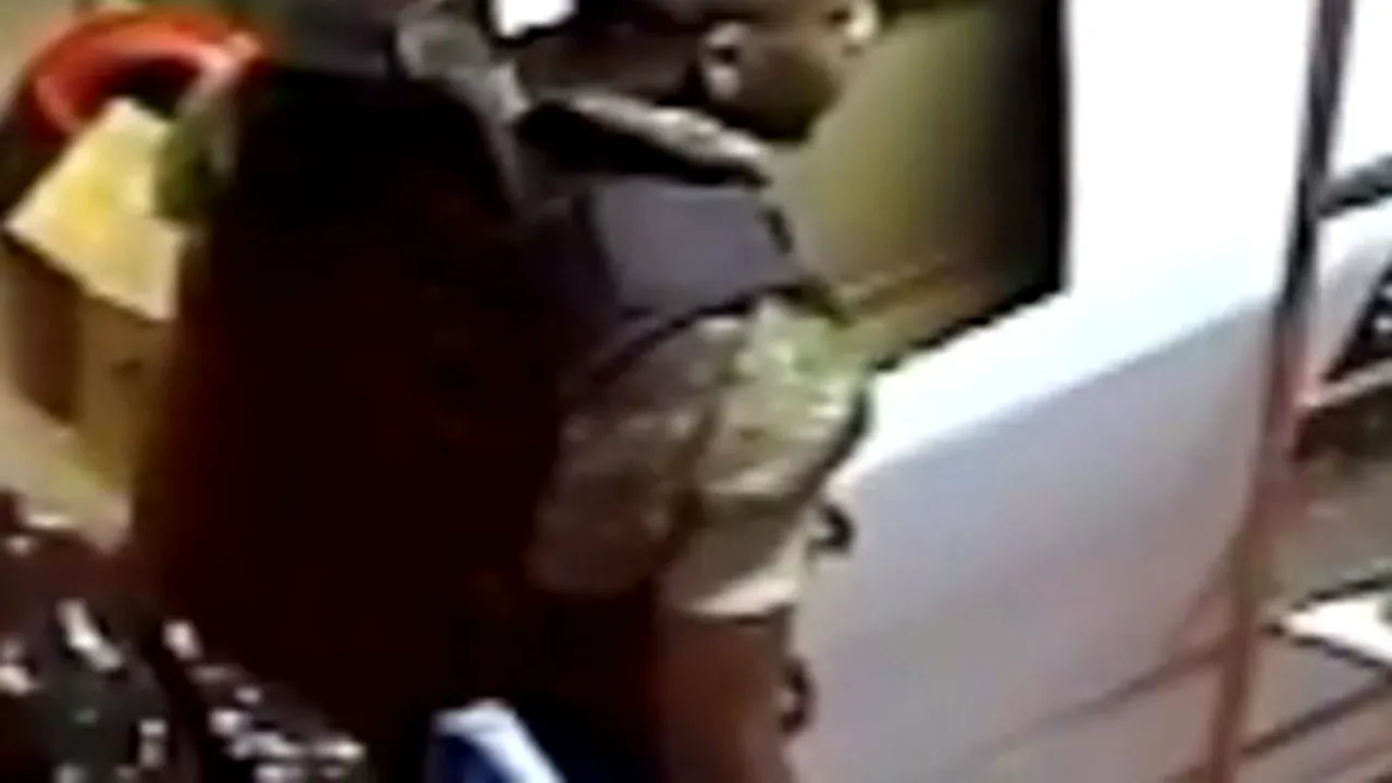 Imagini surprinse în timpul atacului comis de Amedy Coulibaly - VIDEO