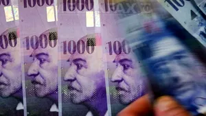 Francul elveţian este supraevaluat în raport cu euro cu 39%