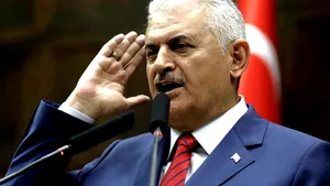 REMANIERE fulger. Premierul Turciei a înlocuit 11 membri ai Guvernului, inclusiv miniştrii Justiţiei şi Apărării