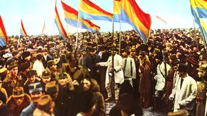 COM: Distanţa de la 1 decembrie la 10 iunie este fix cât distanţa dintre o puşcă şi o poezie