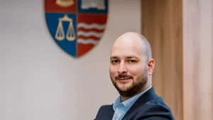 Liderii locali UDMR îi cer rectorului UMF Mureș folosirea limbii maghiare în farmacia universitară