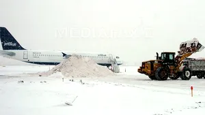 Sute de zboruri anulate în SUA din cauza unei furtuni de zăpadă