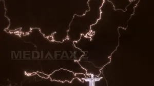 Statuia lui Iisus Hristos din Rio de Janeiro a fost lovită de fulger